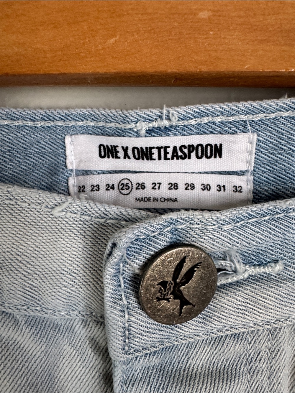 One Teaspoon 4040 Star Denim Mini Skirt Size 25 Low Rise - Picture 3 of 9